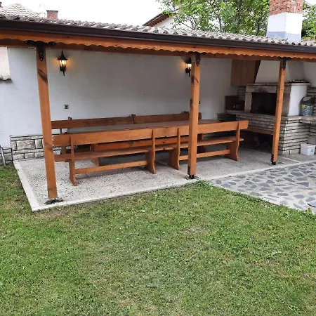 къща генчеви Pensionat Sŭrnitsa